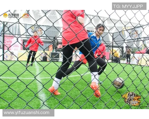 在7人质足球场上演绎青春热血的足球梦想与团队精神的碰撞